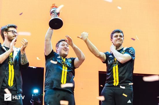 风暴英雄三年公测历程回顾与分析